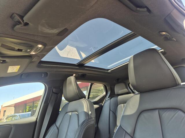 Volvo XC40 1.5 T4 Recharge R-Design Panodak/Leder/AdaptiveCruise etc.