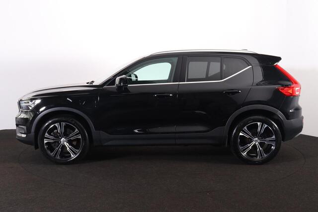 Volvo XC40 T5 Recharge Inscription - Panorama/schuifdak - IntelliSafe Assist - Adaptieve LED koplampen - Parkeercamera achter - Parkeersensoren voor & achter - Extra getint glas - 19' LMV