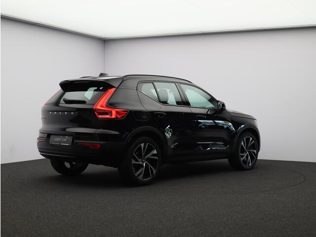 Volvo XC40 T4 Recharge R-Design / Panoramadak / 360 Camera / Elektrische Stoelen / Harman Kardon / Stoel+Stuurverwarming / 20" Wielen / Adaptive Cruise /
