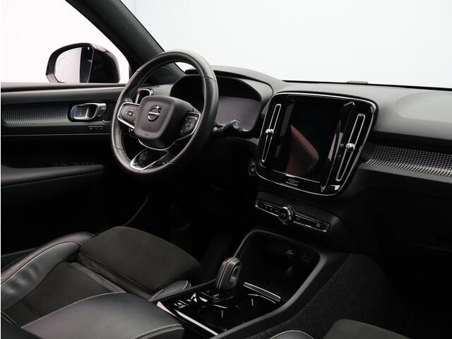 Volvo XC40 T4 Recharge R-Design / Panoramadak / 360 Camera / Elektrische Stoelen / Harman Kardon / Stoel+Stuurverwarming / 20" Wielen / Adaptive Cruise /