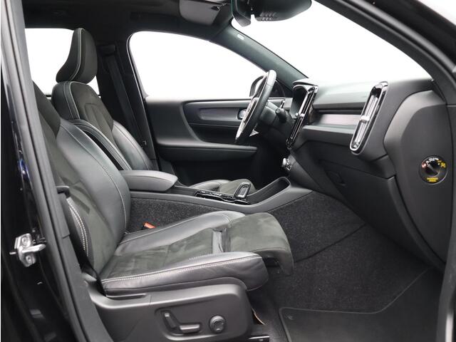 Volvo XC40 T4 Recharge R-Design / Panoramadak / 360 Camera / Elektrische Stoelen / Harman Kardon / Stoel+Stuurverwarming / 20" Wielen / Adaptive Cruise /