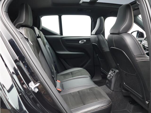 Volvo XC40 T4 Recharge R-Design / Panoramadak / 360 Camera / Elektrische Stoelen / Harman Kardon / Stoel+Stuurverwarming / 20" Wielen / Adaptive Cruise /