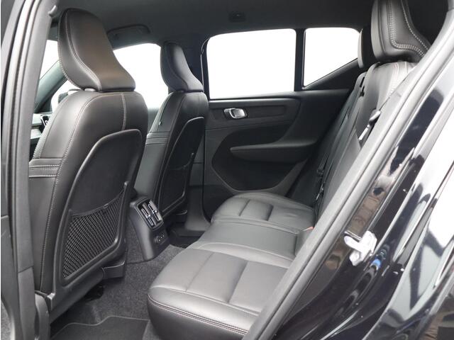Volvo XC40 T4 211PK Plug in Hybrid R-Design / Trekhaak / Leder / 20" / Full Led / Elektr. Verstelbare Stoelen / Harman Kardon / Exterior Stylingkit / BLIS / Adaptive Cruise / Extra Getint Glas /