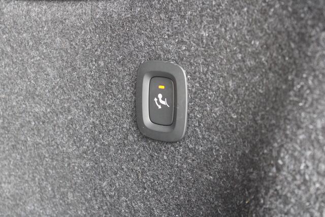 Volvo XC40 T4 211PK Automaat Recharge R-Design Expression | Schuif/kanteldak | Trekhaak | Adapt. Cruise | Camera + PDC | DAB | Verw. Voorruit |