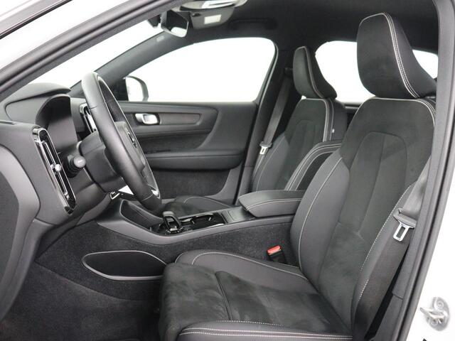 Volvo XC40 Recharge Plus | SOH 91.2% | Warmtepomp | Trekhaak | | SOH 91.2% | Warmtepomp | Trekhaak | Leder/alcantara | Stuur/stoel verwarming | Camera | Carplay | 19''