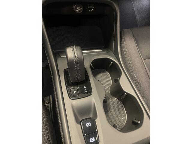 Volvo XC40 1.5 T5 262pk AUT7 Recharge Business Pro Trekhaak 1800kg/ Adapt Cruise/ Camera