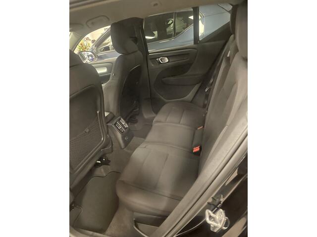 Volvo XC40 1.5 T5 262pk AUT7 Recharge Business Pro Trekhaak 1800kg/ Adapt Cruise/ Camera