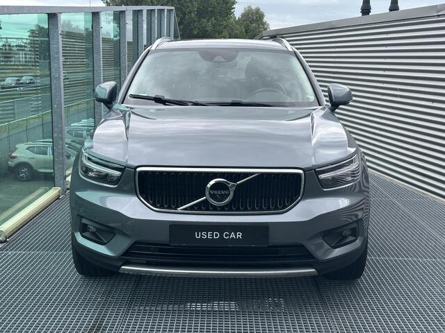 Volvo XC40 2.0 T4 Momentum 4 cilinder, Automaat, Driver assist, BLIS, Adaptive cruise, Trekhaak afneembare kogel, 360 graden parkeercamera, Stoel en stuurverwarming, Parkeerverwarming met timer