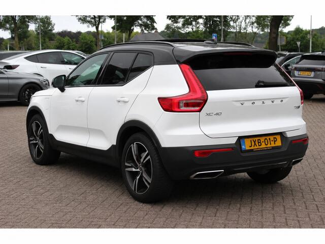 Volvo XC40 1.5 T5 Twin Engine R-Design / Panoramadak / 360Camera / Harman Kardon / 21'' / Stoel+Stuurverwarming / CarPlay / Dodehoek / DAB / Cruise Control