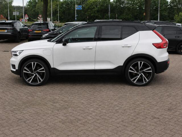 Volvo XC40 1.5 T5 Twin Engine R-Design / Panoramadak / 360Camera / Harman Kardon / 21'' / Stoel+Stuurverwarming / CarPlay / Dodehoek / DAB / Cruise Control