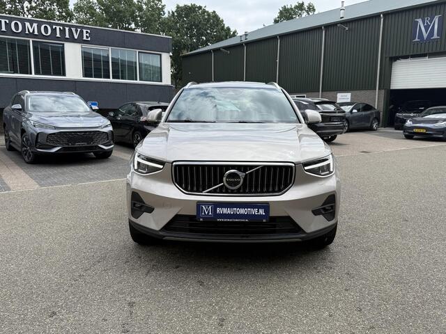 Volvo XC40 1.5 T4 Plug-in hybrid Plus Bright VOLVO DEALER ONDERHOUDEN | PANO| 360 CAMERA| HARMAN KARDON| STOEL + STUURVERWARMING|