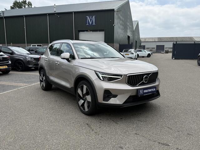 Volvo XC40 1.5 T4 Plug-in hybrid Plus Bright VOLVO DEALER ONDERHOUDEN | PANO| 360 CAMERA| HARMAN KARDON| STOEL + STUURVERWARMING|