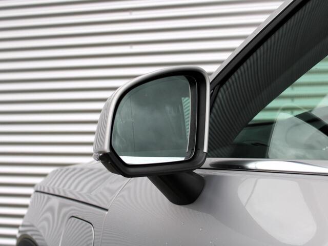 Volvo XC40 1.5 T5 Recharge Inscription Automaat / Panoramadak / Trekhaak / Leder interieur / All-seasonbanden / 360* camera