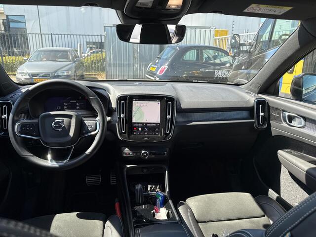 Volvo XC40 Recharge Twin Pro | Trekhaak | Warmtepomp | Panoramadak | Harman Kardon Audio | 360 Graden Camera | Parkeersensoren | Keyless Entry | Elektrische Achterklep | Elektrisch Verstelbare Voorstoelen | Navigatie | Apple Carplay | Android Auto