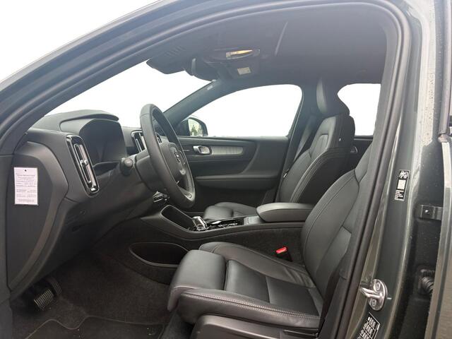 Volvo XC40 B4 Plus l Getint Glas Achter l 360 Camera l Schuif/Kantel dak l