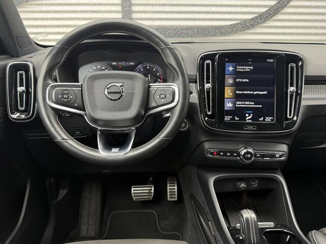 Volvo XC40 2.0 T5 AWD R-Design Intro Edition 1e Eigenaar|Pano|H&K|Camera|Trekhaak|Adap Cruise|Stuur+Stoel verw V+A|Carplay|Elek Achterklep|PDC V+A|N.A.P|APK tot 04-2027