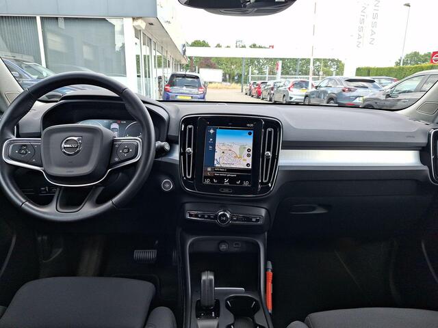 Volvo XC40 1.5 T5 Recharge Business Pro | NL-Auto | Automaat | Plug-In Hybride | Navigatie | 360 Graden Camera | Climate Control | Adaptieve Cruise Control | Stuurwiel en Stoel Verwarming | Elektrische Achterklep | Trekhaak Elektrisch Wegklapbaar | 1e Eigenaar |