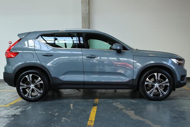 Volvo XC40 2.0 T4 Inscription | Stoelverwarming | Achteruitrijcamera | Parkeersensoren Voor + Achter | Keyless Entry | Adaptieve Cruise Control | Dodehoekwaarschuwing |