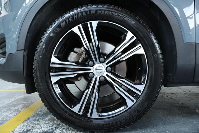 Volvo XC40 2.0 T4 Inscription | Stoelverwarming | Achteruitrijcamera | Parkeersensoren Voor + Achter | Keyless Entry | Adaptieve Cruise Control | Dodehoekwaarschuwing |