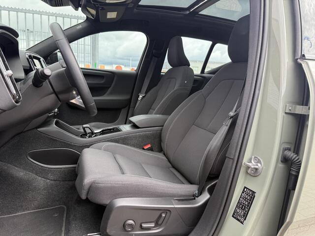 Volvo XC40 Single Motor Extended Range Ultimate 82 kWh | SOH:96% | Trekhaak | Adaptive Cruise | Schuif/kantel panoramadak | Stoel/stuur verwarming | Power Seats | Memory | DAB | Harman/Kardon |