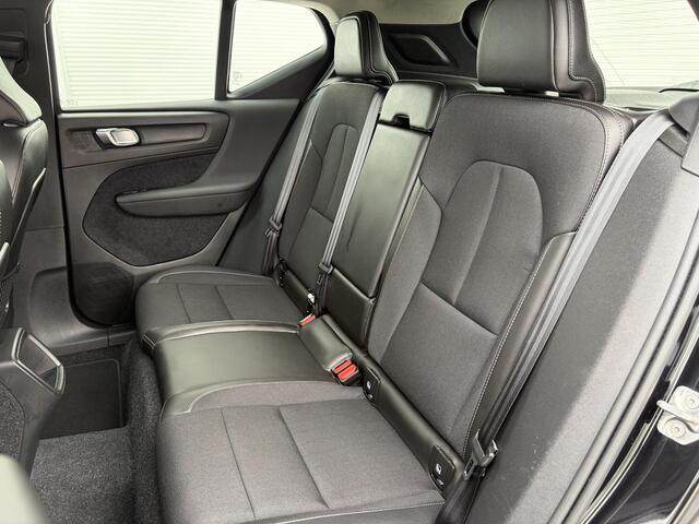 Volvo XC40 1.5 T3 Momentum Pro / Trekhaak ( 1600 kg ) / Navigatiesysteem full map + hard disk / Airco (automatisch) /
