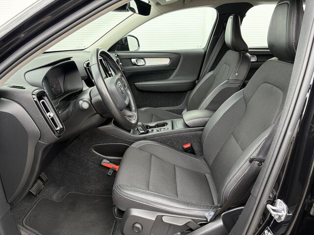 Volvo XC40 1.5 T3 Momentum Pro / Trekhaak ( 1600 kg ) / Navigatiesysteem full map + hard disk / Airco (automatisch) /