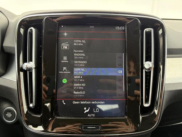 Volvo XC40 1.5 T3 Momentum Pro / Trekhaak ( 1600 kg ) / Navigatiesysteem full map + hard disk / Airco (automatisch) /