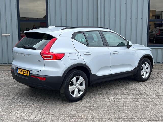 Volvo XC40 1.5 T2 Momentum - Camera achter - Stoelverwarming - Stuurverwarming - Cruisecontrol - Reservewiel