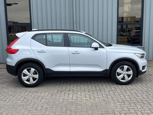 Volvo XC40 1.5 T2 Momentum - Camera achter - Stoelverwarming - Stuurverwarming - Cruisecontrol - Reservewiel