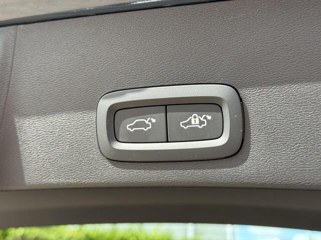 Volvo XC40 B4 Plus Dark H&K Audio Trekhaak Aut.