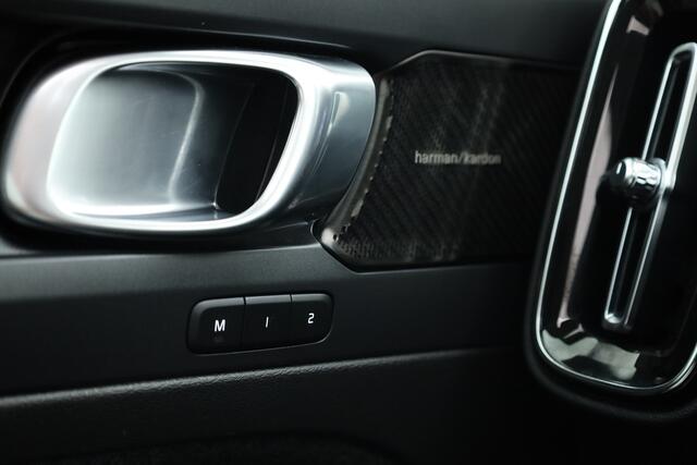 Volvo XC40 1.5 T4 Plug-in hybrid Plus Dark | Pano | Leder | Camera | Stoel- Stuurverw. | Cruise Ctrl. | Apple CarPlay | Navi