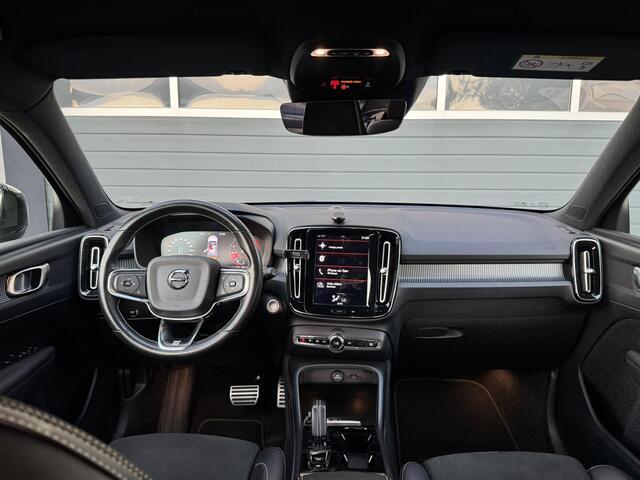 Volvo XC40 2.0 T4 R-Design / Navigatie / Airco Automatisch / Sensoren Voor&Achter / Achterklep Automatisch / Start&Stop /