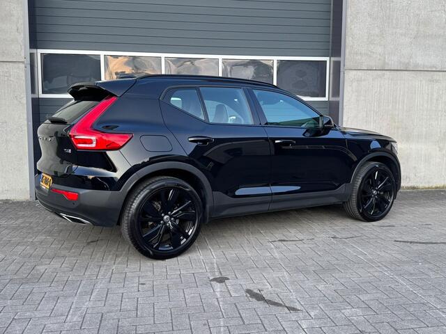 Volvo XC40 2.0 T4 R-Design / Navigatie / Airco Automatisch / Sensoren Voor&Achter / Achterklep Automatisch / Start&Stop /