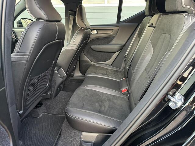 Volvo XC40 2.0 T4 R-Design / Navigatie / Airco Automatisch / Sensoren Voor&Achter / Achterklep Automatisch / Start&Stop /