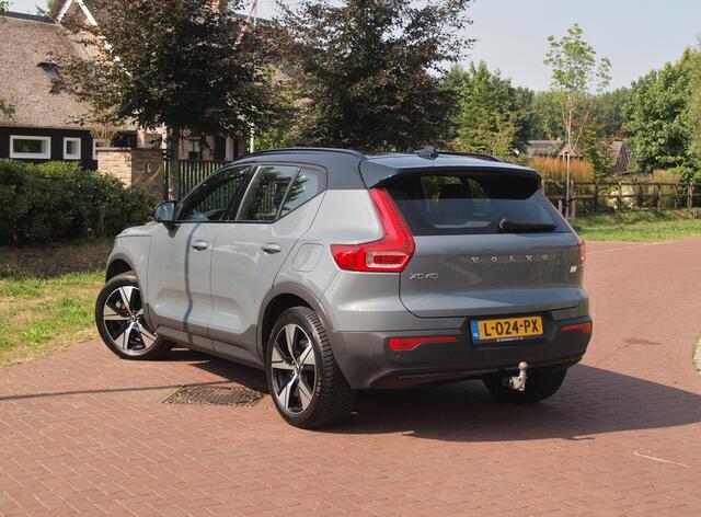 Volvo XC40 Recharge P8 AWD R-Design | Trekhaak | Warmtepomp | Parkeersensoren | Apple Carplay | ACC | NL-Auto |