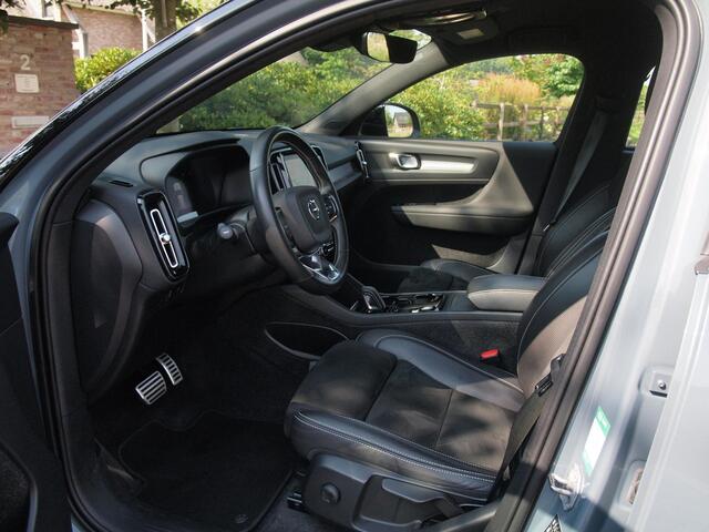 Volvo XC40 Recharge P8 AWD R-Design | Trekhaak | Warmtepomp | Parkeersensoren | Apple Carplay | ACC | NL-Auto |