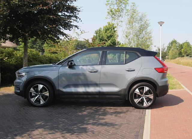Volvo XC40 Recharge P8 AWD R-Design | Trekhaak | Warmtepomp | Parkeersensoren | Apple Carplay | ACC | NL-Auto |