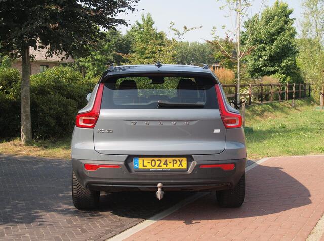 Volvo XC40 Recharge P8 AWD R-Design | Trekhaak | Warmtepomp | Parkeersensoren | Apple Carplay | ACC | NL-Auto |