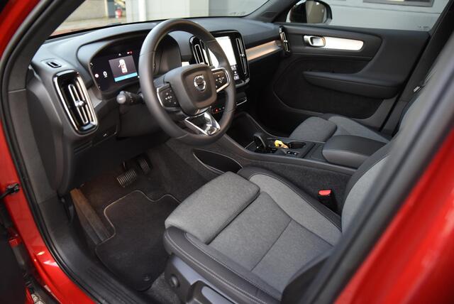 Volvo XC40 2.0 B3 Core 2 TONE / Camera / Google