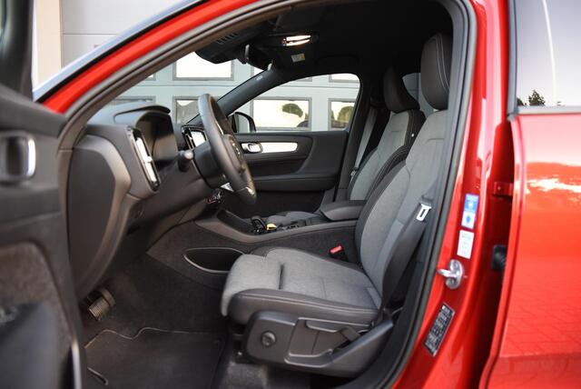 Volvo XC40 2.0 B3 Core 2 TONE / Camera / Google