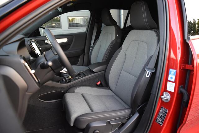 Volvo XC40 2.0 B3 Core 2 TONE / Camera / Google