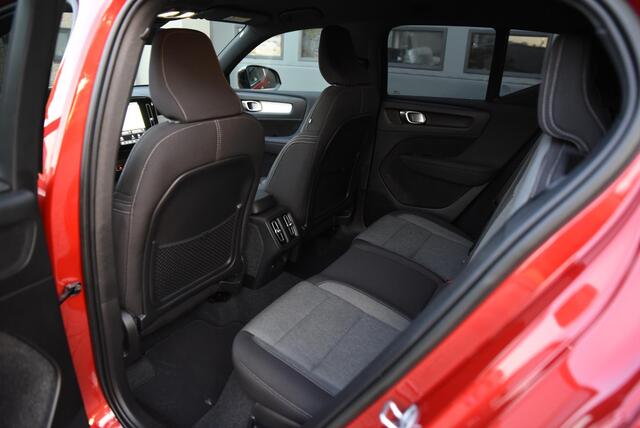 Volvo XC40 2.0 B3 Core 2 TONE / Camera / Google