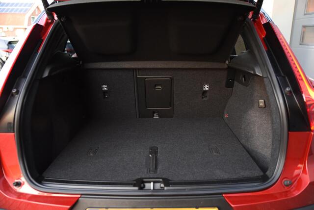Volvo XC40 2.0 B3 Core 2 TONE / Camera / Google