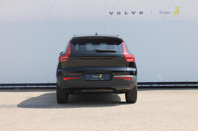Volvo XC40 2.0 177PK Automaat Plus Black Edition 20" lichtmetalen velgen / Google infotainment / Stoelverwarming en Stuurwielverwarming / Draadloos opladen / Cruise control / Getinte ramen vanaf de B-stijl