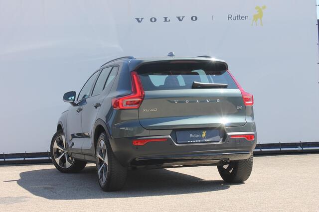 Volvo XC40 B4 211PK Automaat Plus Dark Semi elektrisch wegklapbare trekhaak / Verwarmbare voorruit / Google infotainment / Elektrisch bedienbare bestuurdersstoel met geheugen