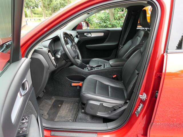 Volvo XC40 T4 Momentum Pro 12 MND garantie / Pilot assist / Trekhaak / BLIS