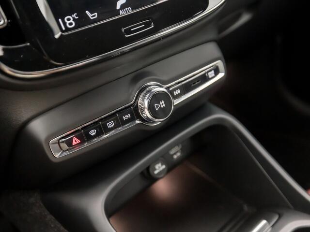 Volvo XC40 1.5 T4 Recharge Inscription 211Pk Automaat (APPLE CARPLAY, STUUR/STOELVERWARMING, MEMORY SEATS, CAMERA, STOELVERWARMING ACHTER, KEYLESS, ELEK ACHTERKLEP, ZWART HEMEL, NIEUWSTAAT)