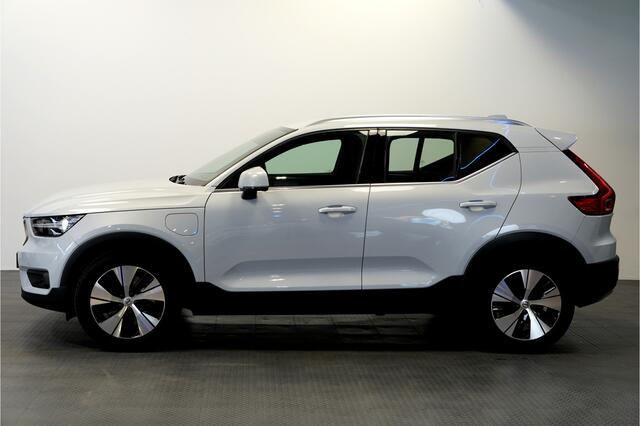 Volvo XC40 1.5 T5 193kW/262pk DCT7 Recharge Business Pro ADAPT.CRUISE + PILOT ASSIST + STOELVERWARMING + CAMERA + STUURVERWARMING + KEYLESS ENTRY&GO + CLIMA + BLIS + LANE ASSIST + VOORRUITVERWARMING + PARKSENSOREN V&A + 18" LM-VELGEN!!