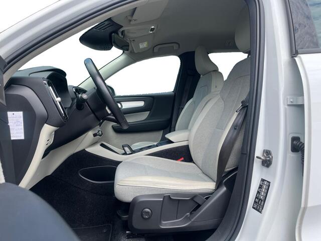 Volvo XC40 T4 Momentum Pro | Vos geleverd en onderhouden| Trekhaak | Harman Kardon |
