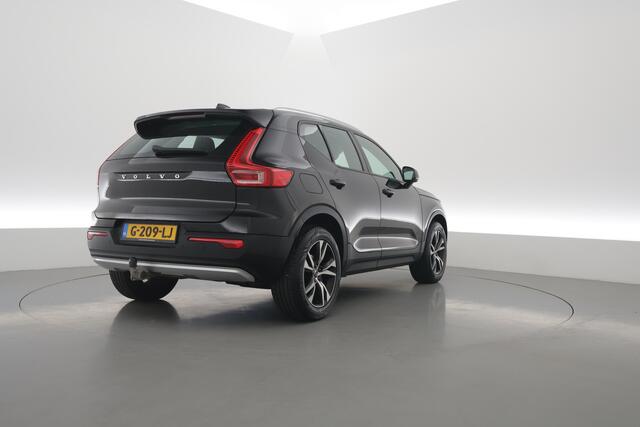 Volvo XC40 1.5 T3 Momentum Pro | RIJKLAAR!! | Cruise Contr. | Trekhaak | Camera | All Season | Apple CarPlay | Navi